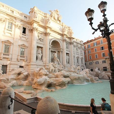 Trevi Fountain 2Br Apartment โรม ภายนอก รูปภาพ