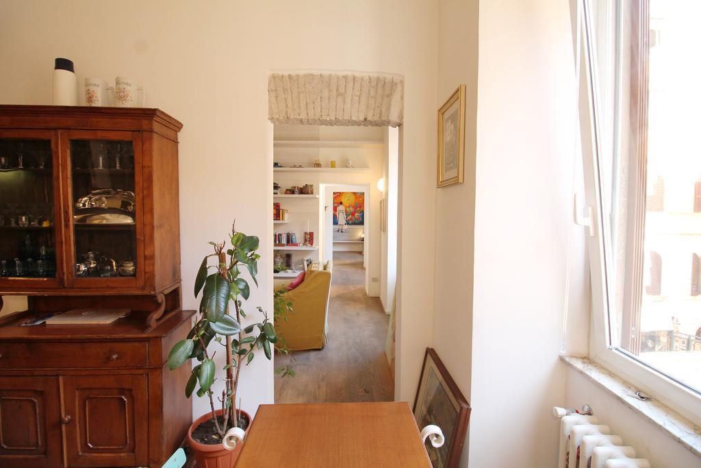 Trevi Fountain 2Br Apartment โรม ภายนอก รูปภาพ