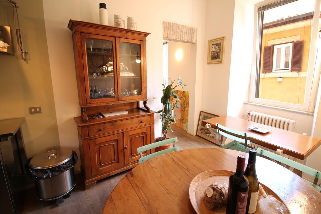 Trevi Fountain 2Br Apartment โรม ภายนอก รูปภาพ