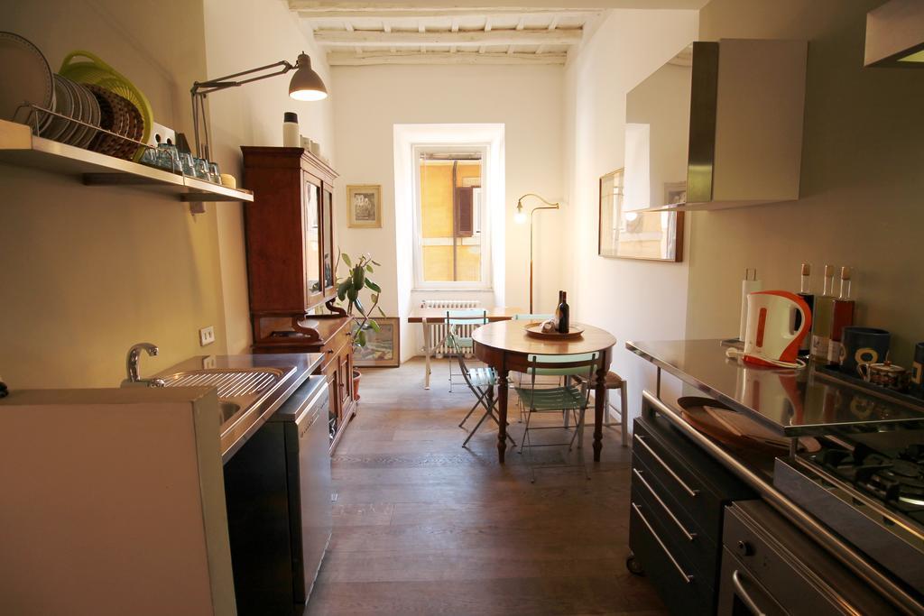 Trevi Fountain 2Br Apartment โรม ภายนอก รูปภาพ