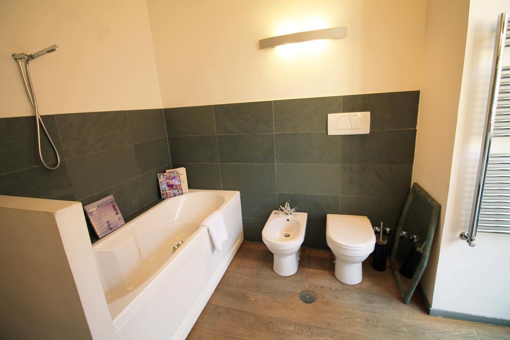 Trevi Fountain 2Br Apartment โรม ภายนอก รูปภาพ