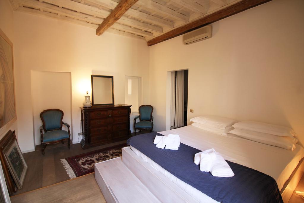 Trevi Fountain 2Br Apartment โรม ภายนอก รูปภาพ
