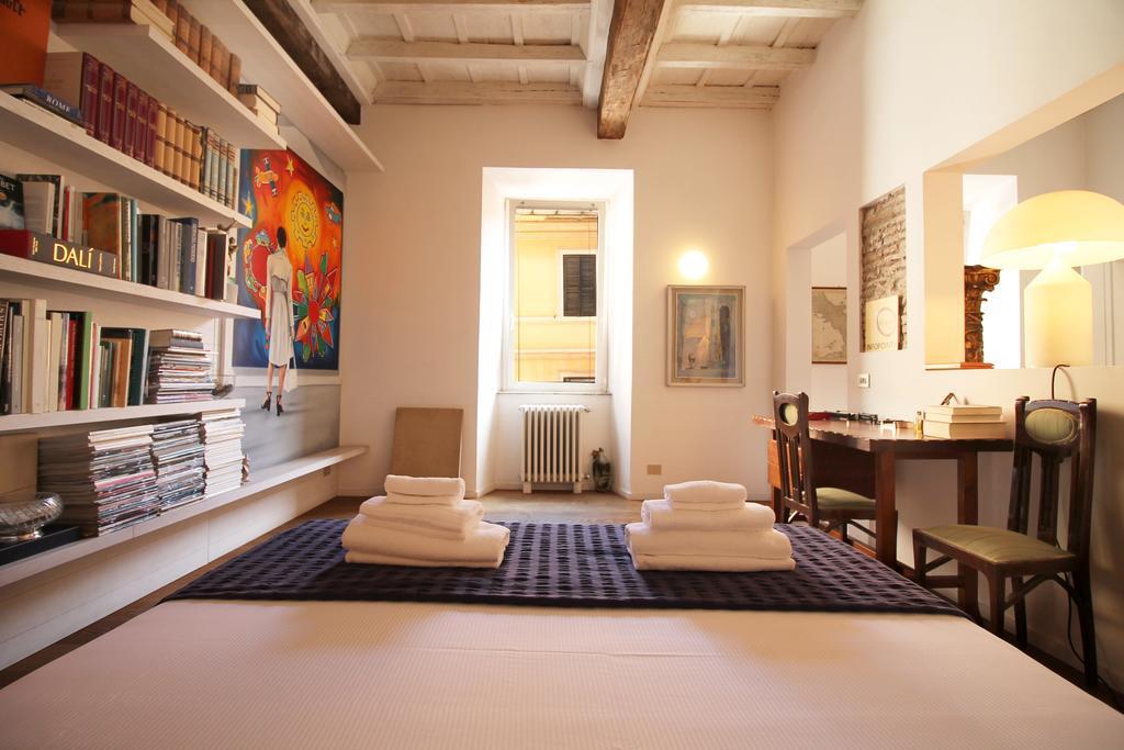 Trevi Fountain 2Br Apartment โรม ภายนอก รูปภาพ