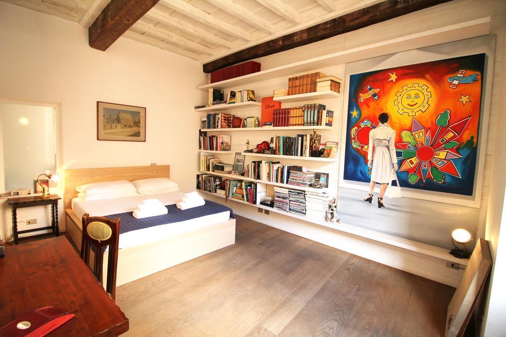 Trevi Fountain 2Br Apartment โรม ภายนอก รูปภาพ