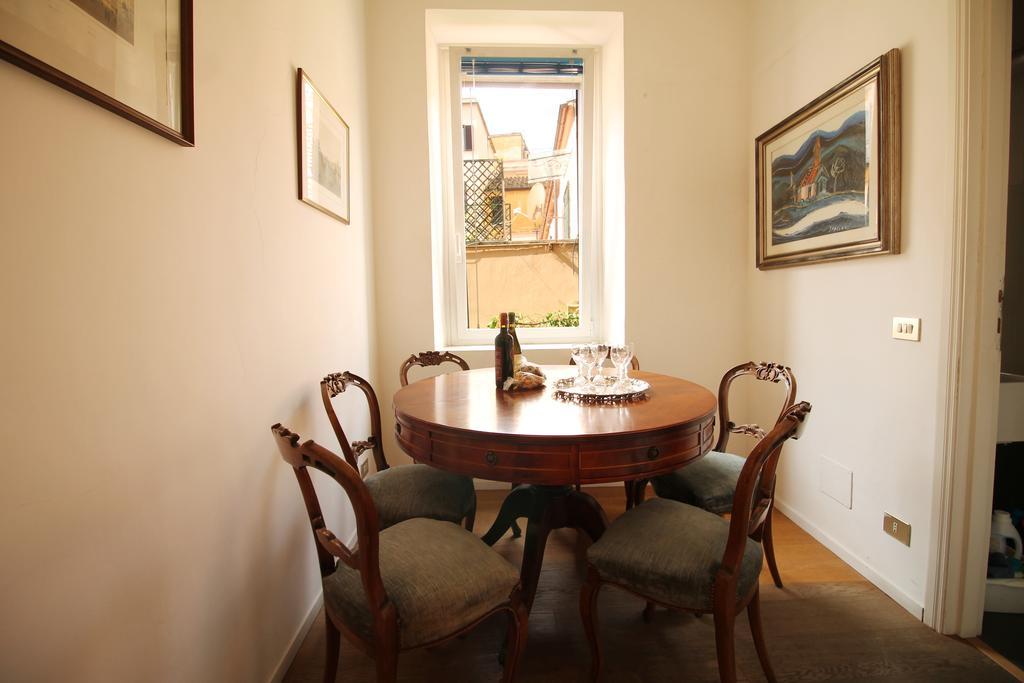 Trevi Fountain 2Br Apartment โรม ภายนอก รูปภาพ