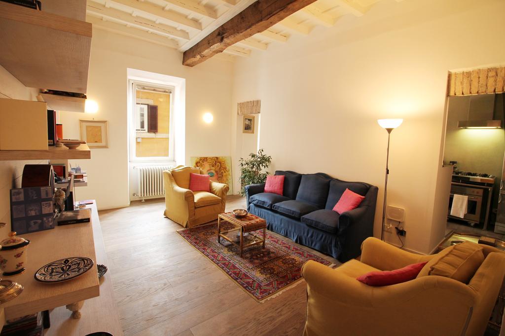 Trevi Fountain 2Br Apartment โรม ภายนอก รูปภาพ