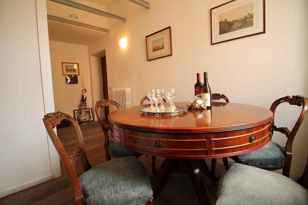 Trevi Fountain 2Br Apartment โรม ภายนอก รูปภาพ